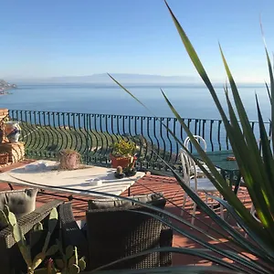 La Terrazza Sul Mare טאורמינה
